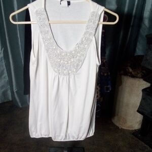 Elegant White Sleeveless Top